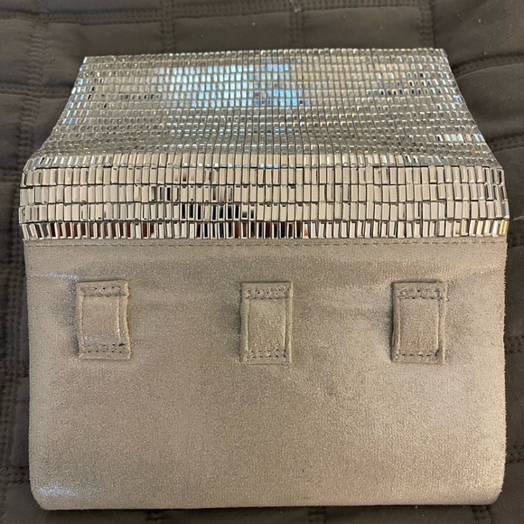 5/$30 ACCESSORIES BUNDLE Nina Shimmering Silver Evening Bag - Picture 3 of 6